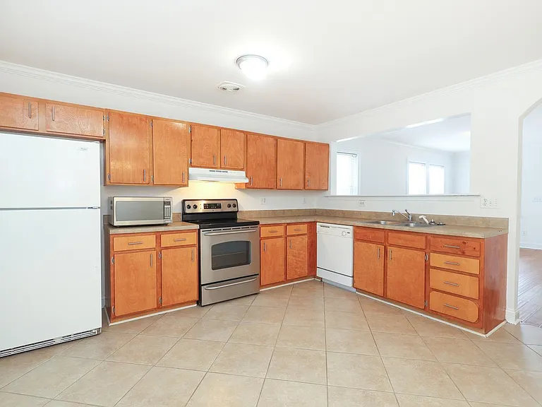 1812 Pegram St — Photo 4