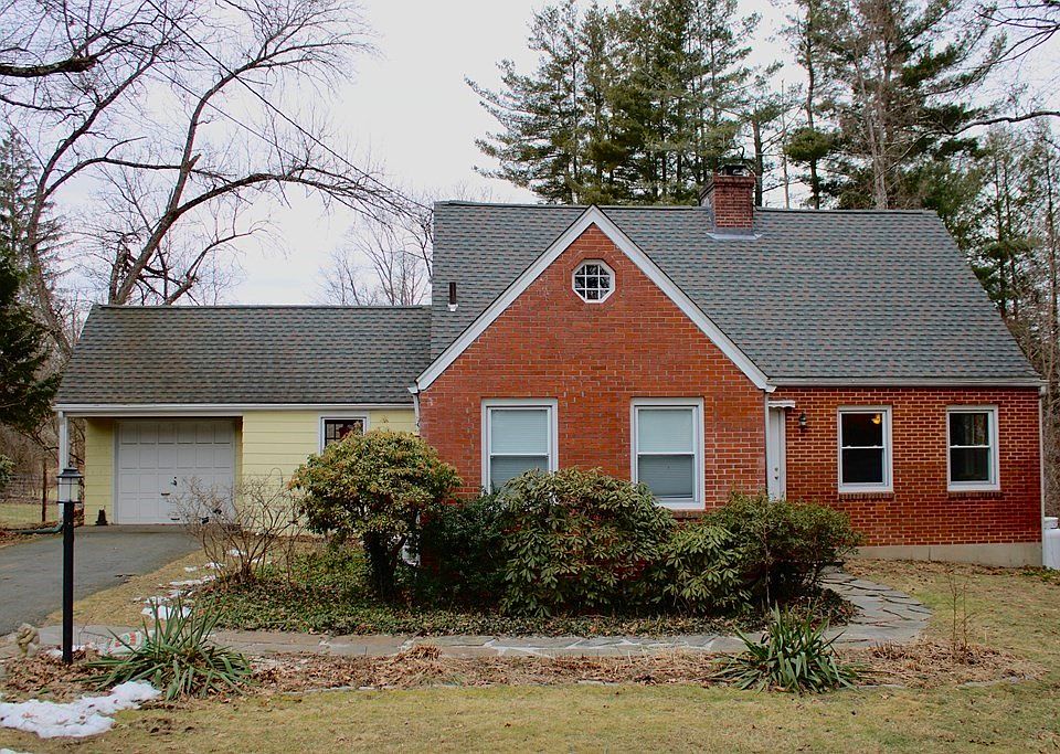 684 E Pleasant St, Amherst, MA 01002 Zillow