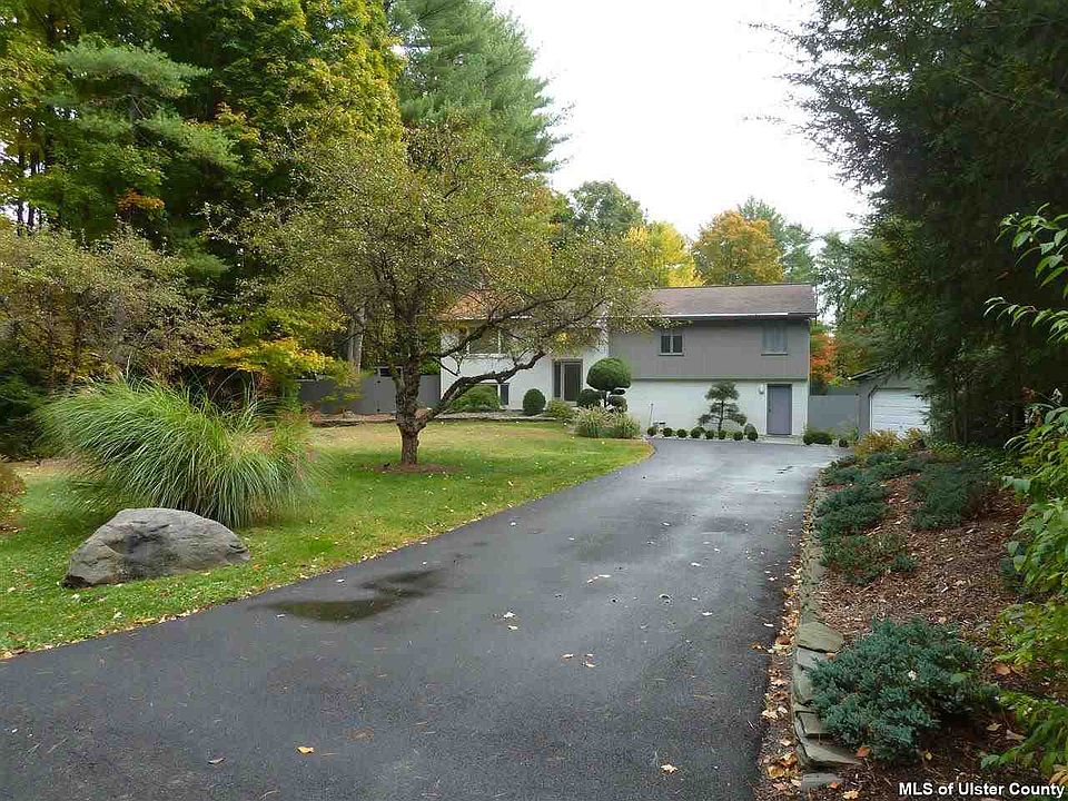 1st image of 5 Holly Hills Dr