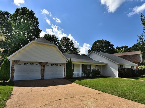 3rd image of 3413 Mayberry Landing Dr