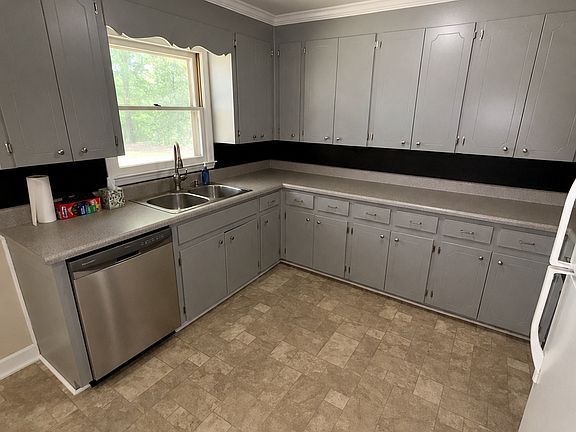 4th image of 1351 Suttle Rd