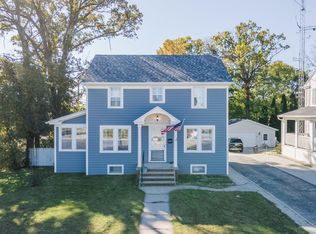 105 Guilford St, Sheboygan Falls, WI 53085