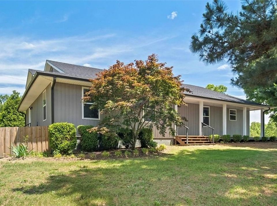 1st image of 1 Grange Ln