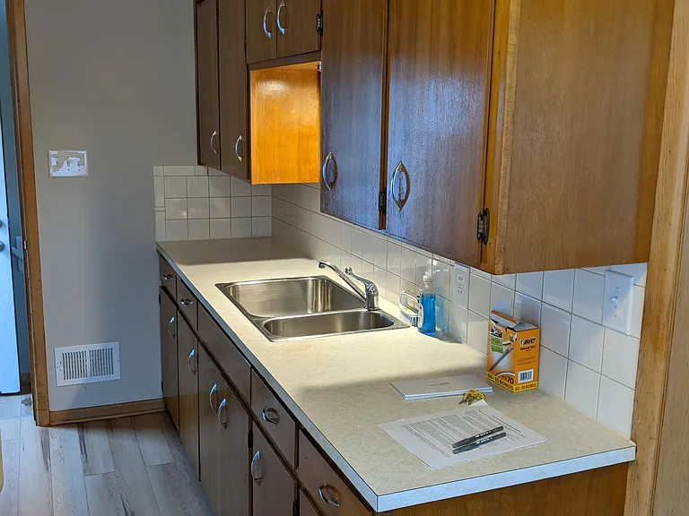 1309 S Hydraulic St — Photo 8