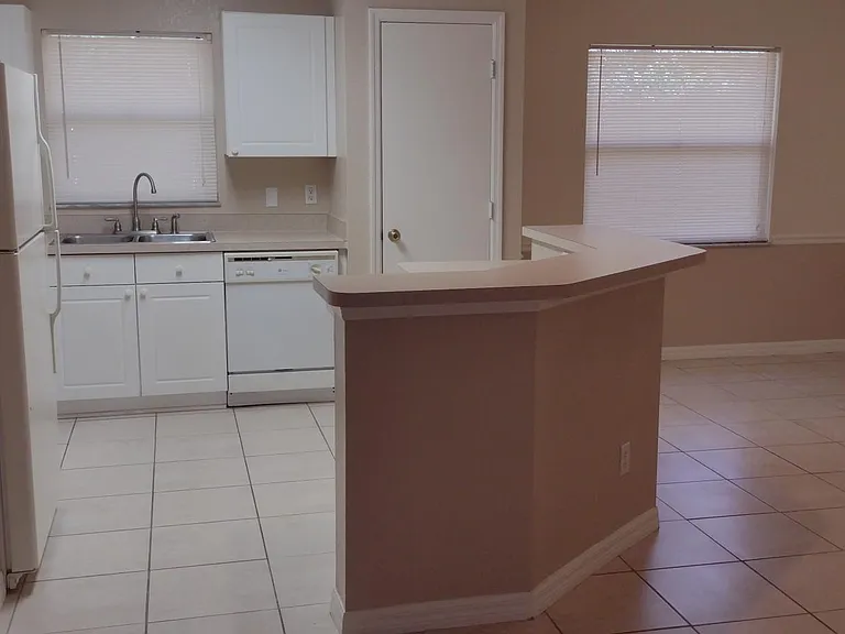 7446 Pond Cir — Photo 5