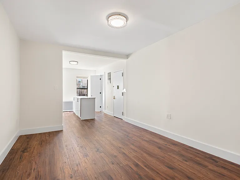 807 Washington St #4 — Photo 4