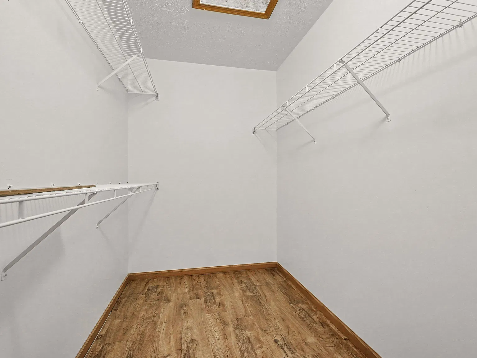 4 bed, 2482 sqft, $2,850 — Photo 2