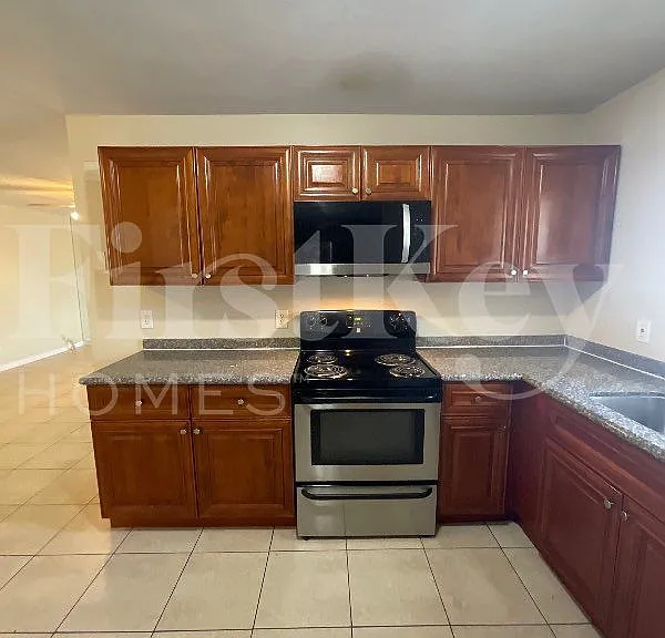 4304 N Shore Dr — Photo 5