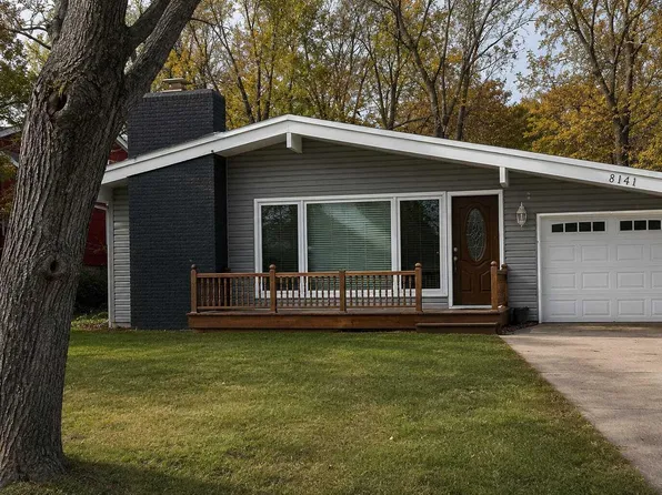 8141 Hickory Ave, Gary, IN 46403