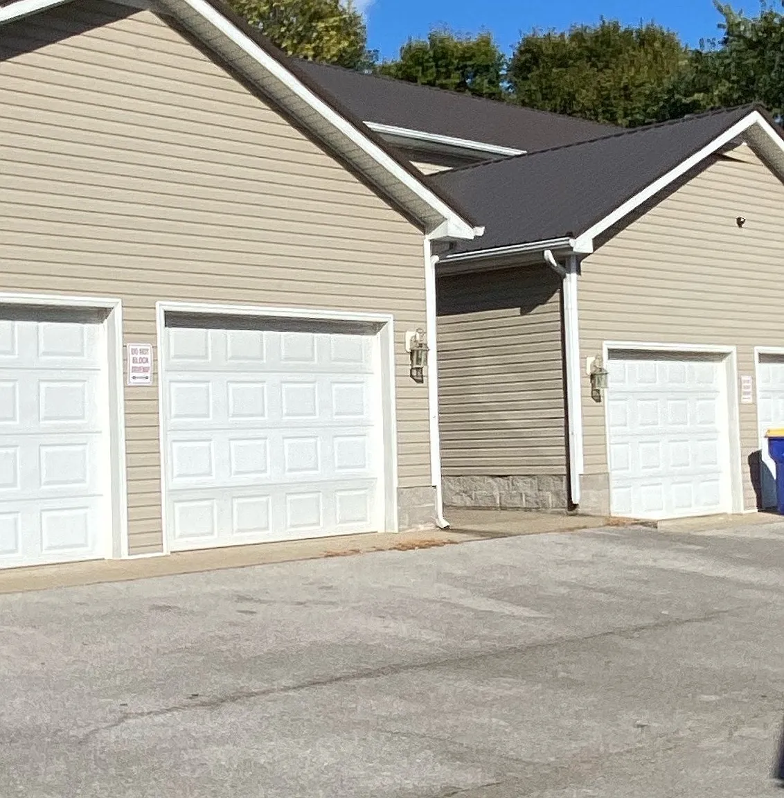 2 bed, 1.5 bath, 1050 sqft, $1,000 — Photo 1