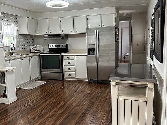 3rd image of 34 S Pioneer St