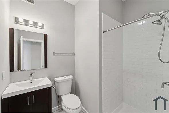 709 N Franklin St #303 — Photo 15