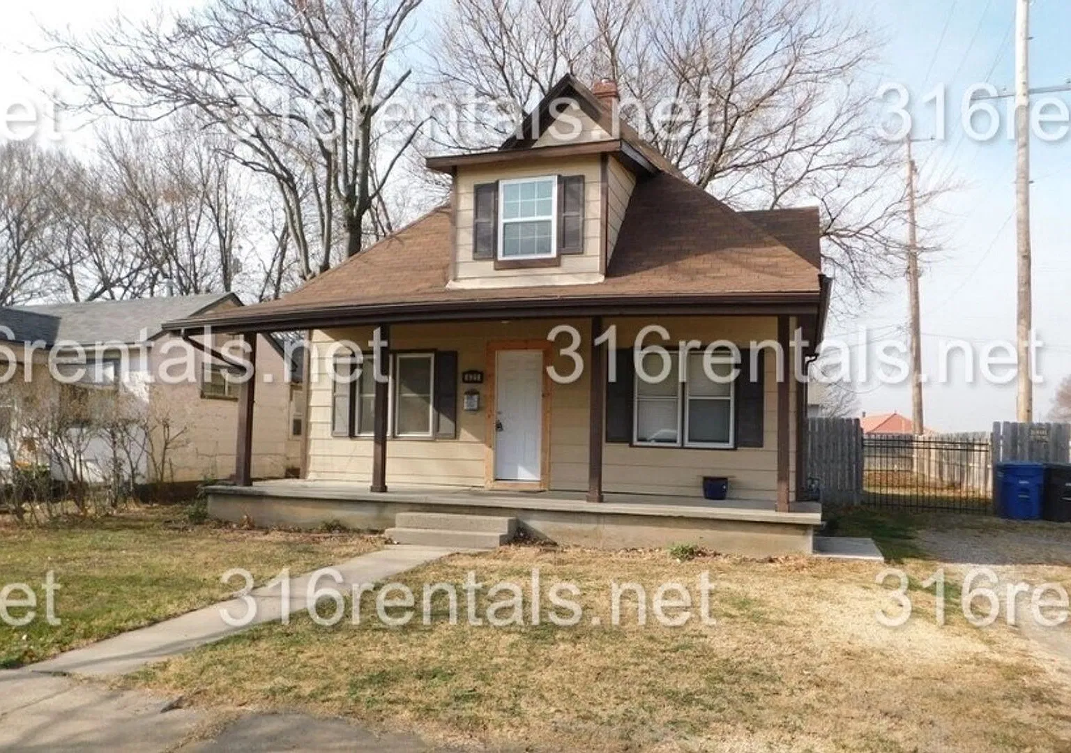 **Coming Soon** $1,175/mo - 621 Osage - 3 Bed / 1 Bath — Photo 1