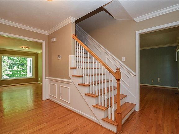 2nd image of 5526 Westbriar Ct