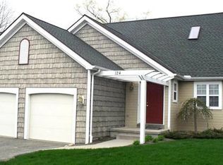 124 Oak Ridge Ct, Erie, PA 16509