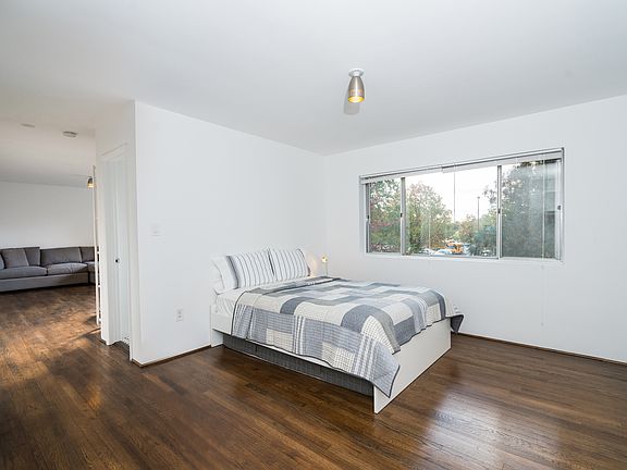 5th image of 5013 Sentinel Dr APT 73