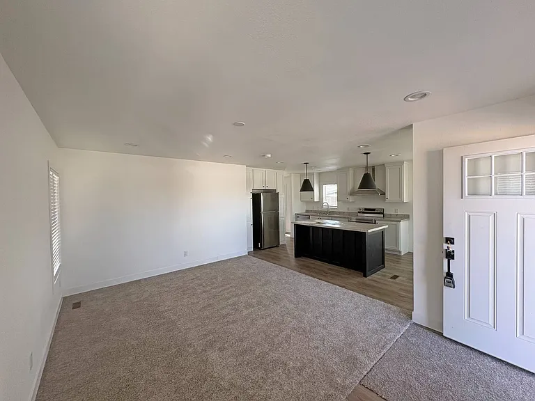 1700 State St #94 — Photo 4