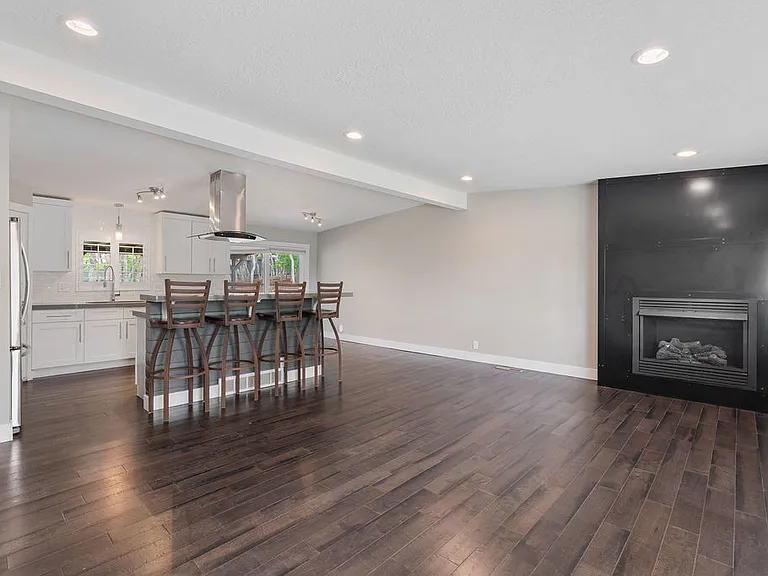 3395 E Larchmont Dr — Photo 13