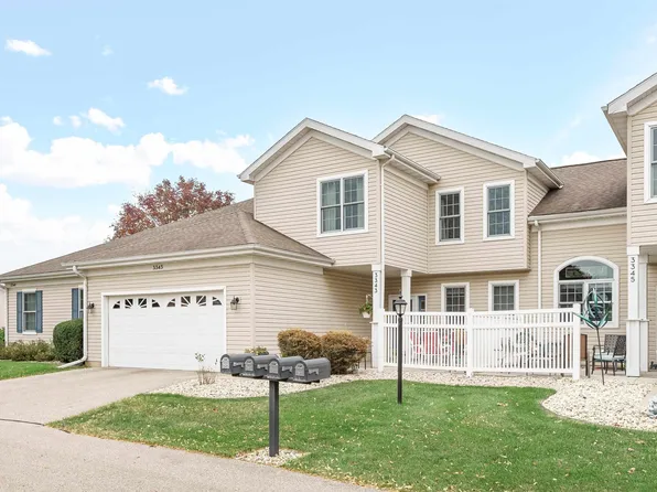 3343 N Stone Creek Cir, Madison, WI 53719