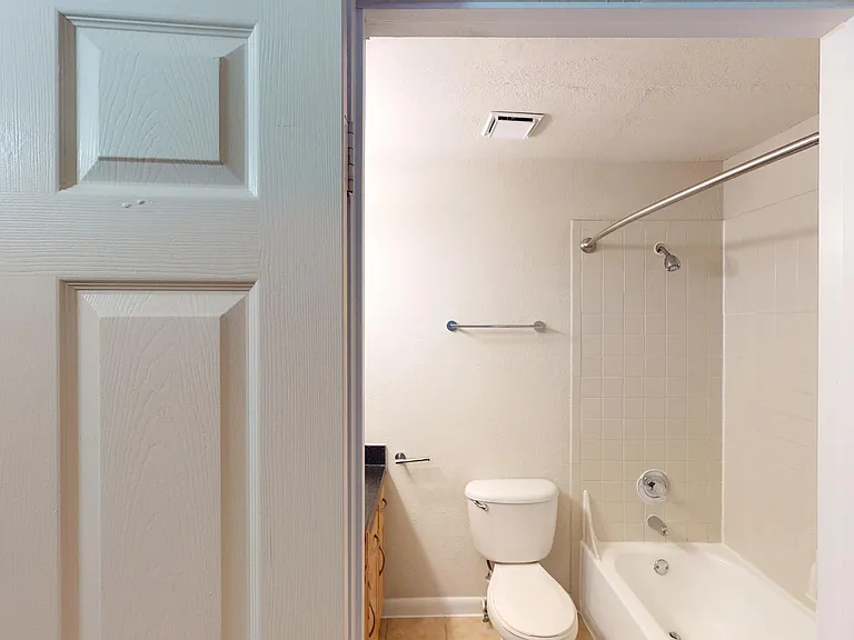 Altamira Place Apartment Homes — Photo 119