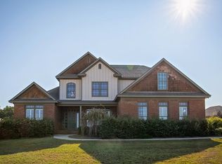 101 Tree Top Hl, Smiths Station, AL 36877