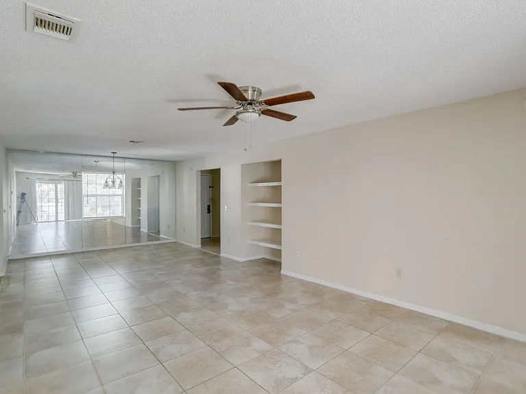 7206 Olympia Ct — Photo 7