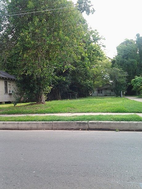 1st image of 1838 Yale St