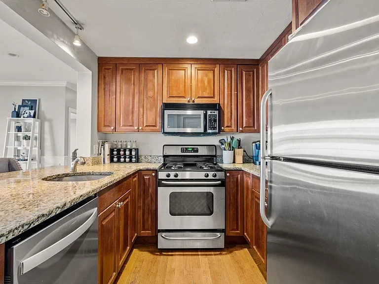 209 D St #2 — Photo 6