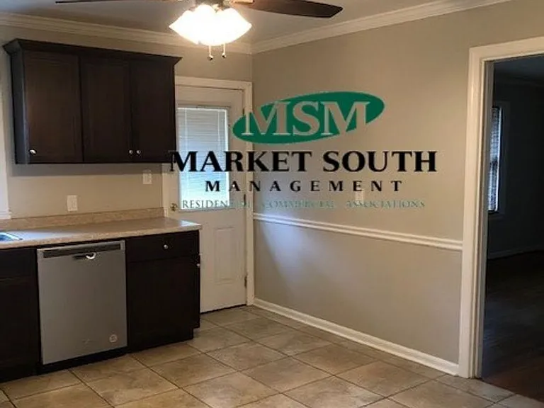 5529 Habersham St — Photo 9