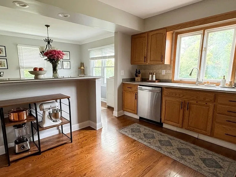 552 Dawes Ave — Photo 8