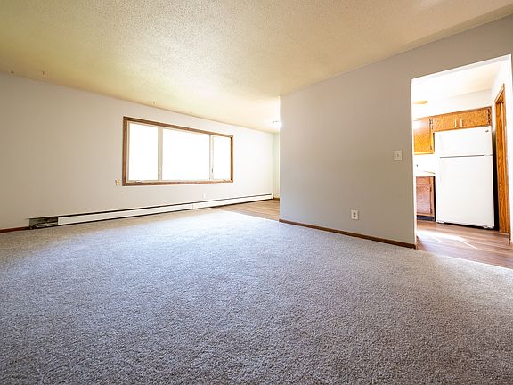 3rd image of 891 High St #4