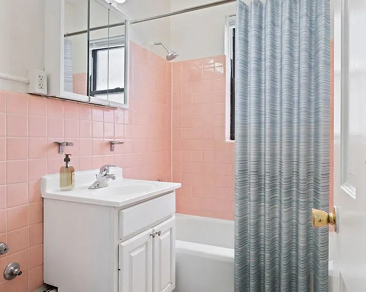 Granville Apartments — Photo 32