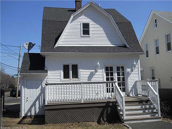 5th image of 98 Lee St