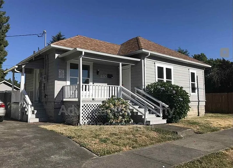 230 NW 13th St