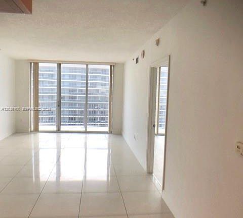 3rd image of 1750 N Bayshore Dr APT 5105