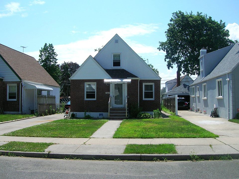 1st image of 8230 265th St