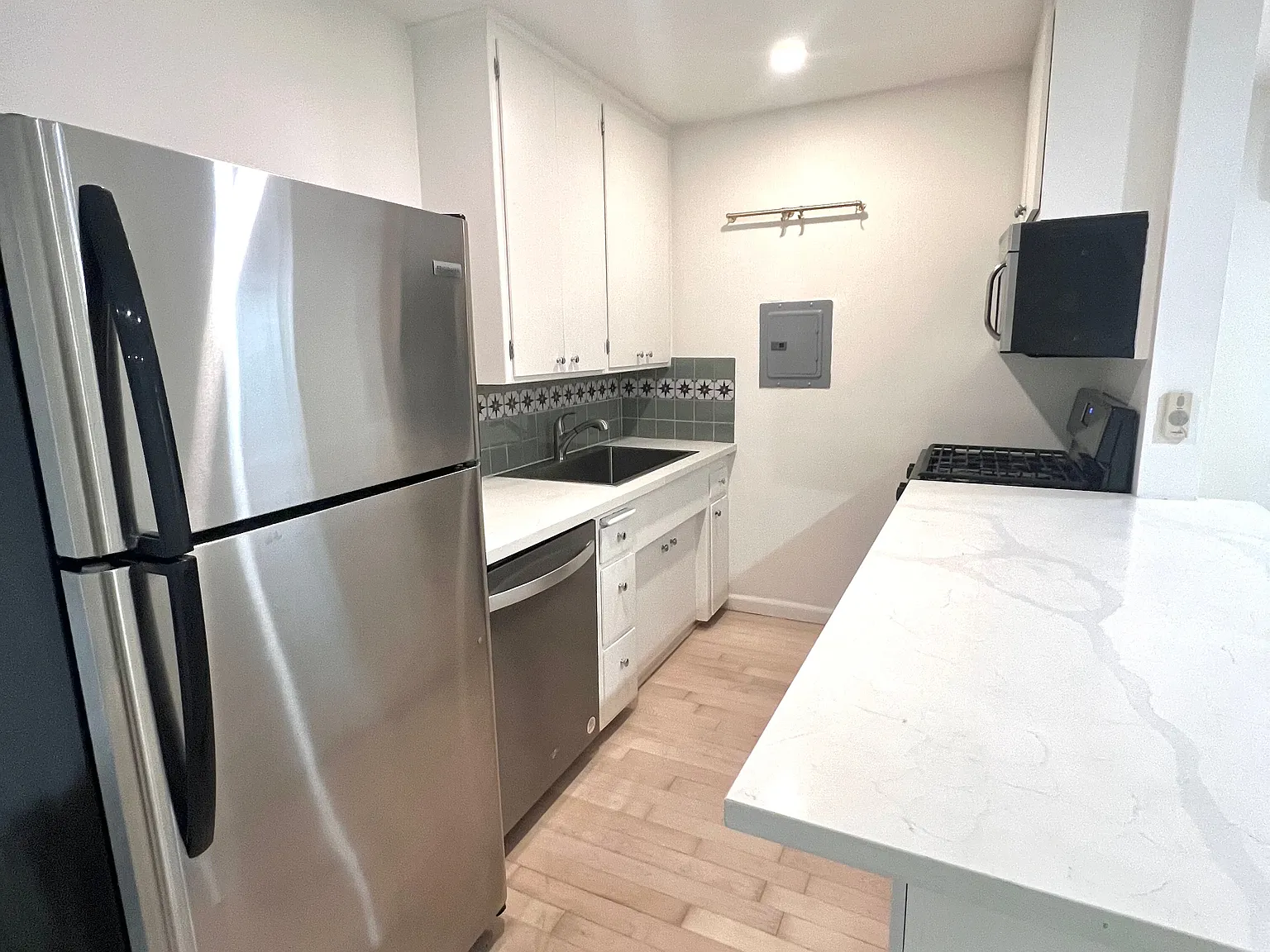1 bed, 750 sqft, $2,995 — Photo 4
