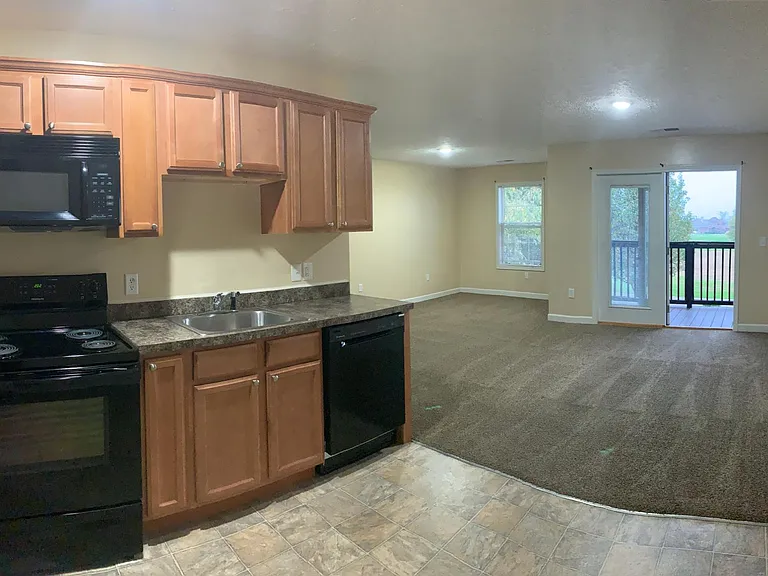 66 Buena Vista Dr #13 — Photo 4