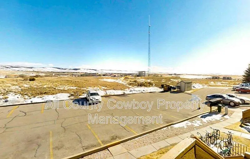 2 bed, 1.0 bath, 600 sqft, $925 — Photo 3