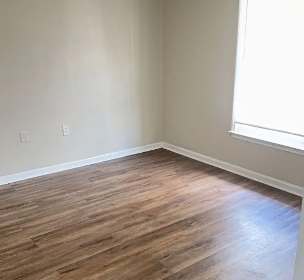 230 Lanier Dr — Photo 9