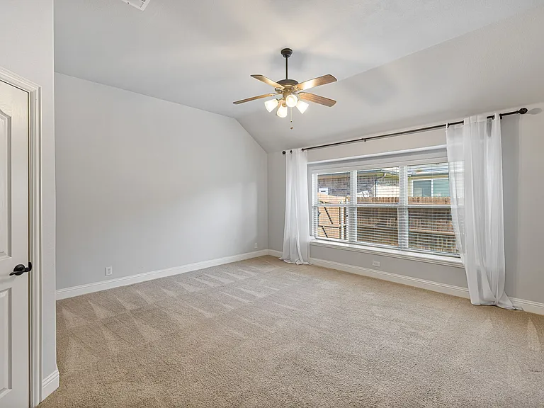 300 Kelvington Dr — Photo 16
