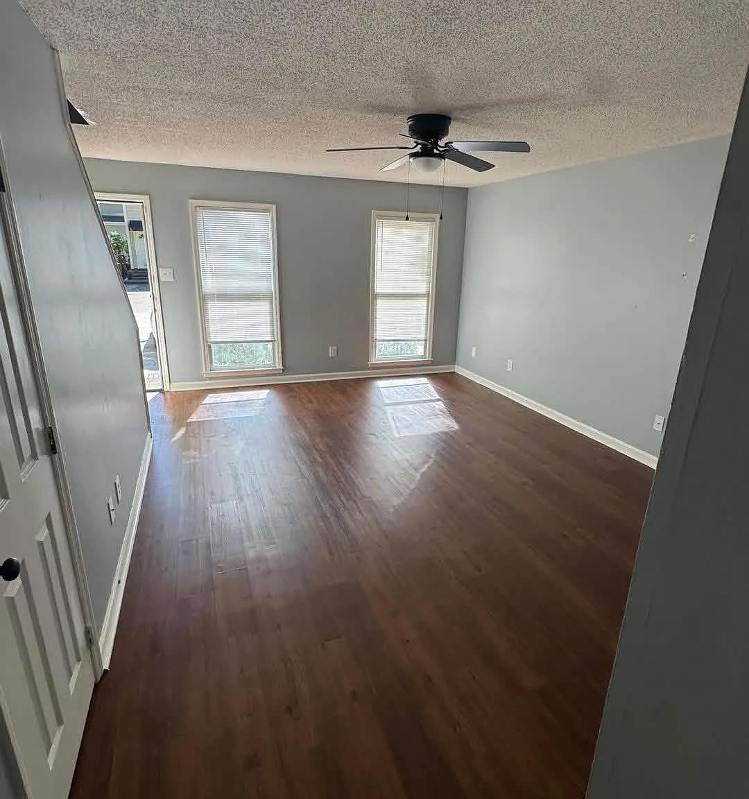 2 bed, 1.5 bath, 1221 sqft, $895 — Photo 3