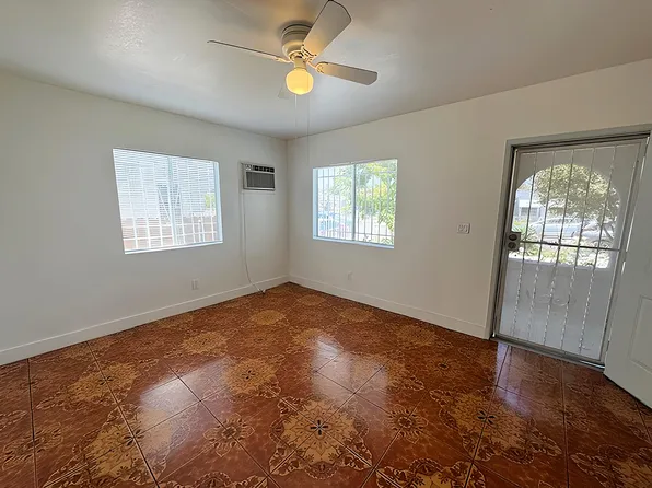 1512 W 53rd St, Los Angeles, CA