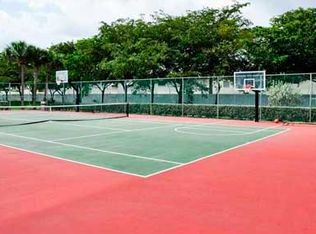 925 Scarlet Oak Way, Hollywood, FL 33019