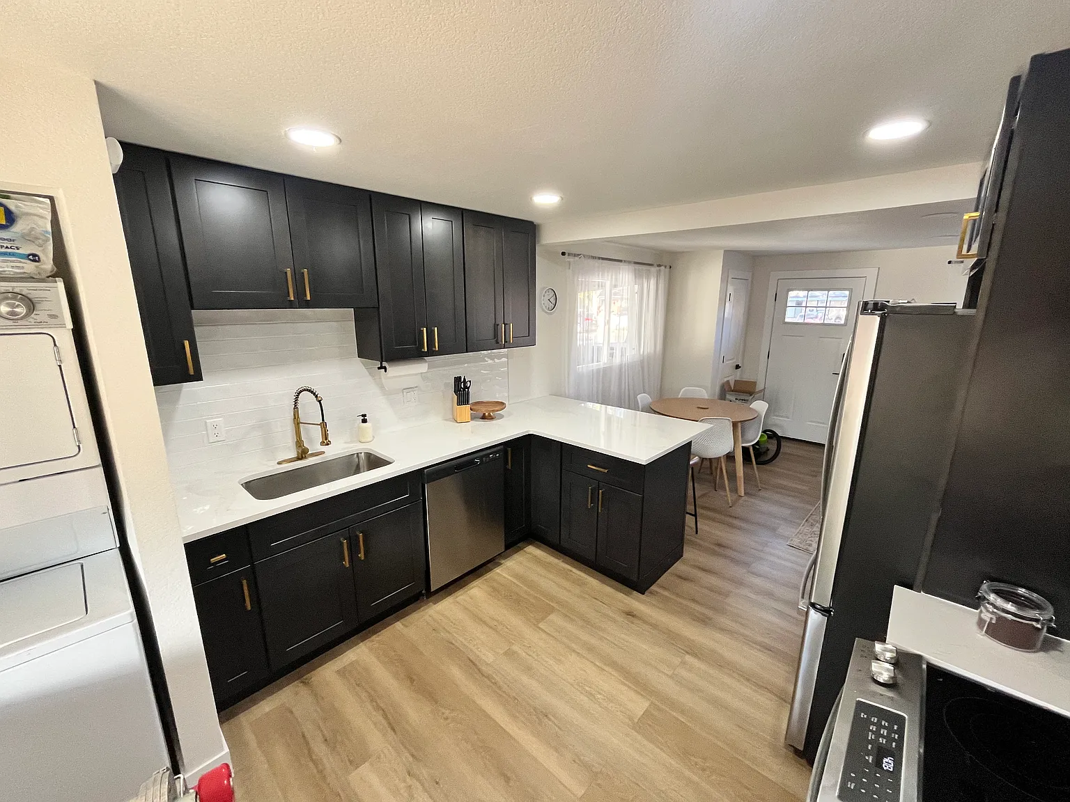 3 bed, 1200 sqft, $2,900 — Photo 2