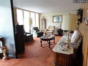4th image of 1377 Cranbrook Dr NE