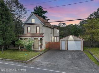 219 Summit Ave, Pocono Summit, PA 18346