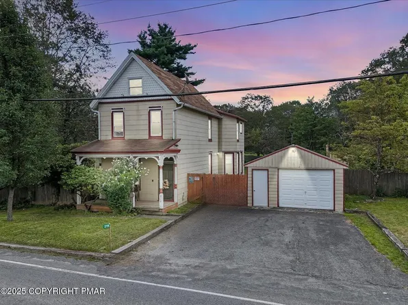 219 Summit Ave, Pocono Summit, PA 18346