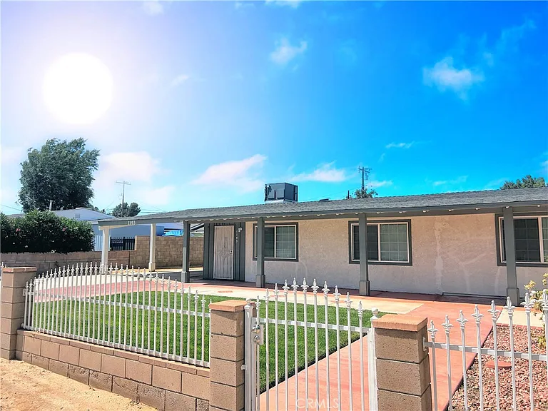 1143 Elizabeth Lake Rd — Photo 1