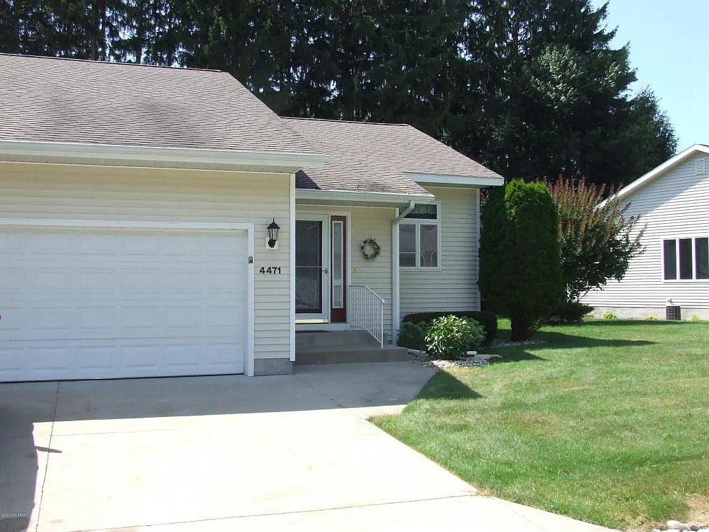 4471 Hickory Ln photo 1